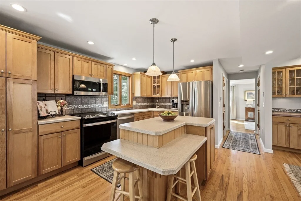 Photo of 9 Metacomet Road