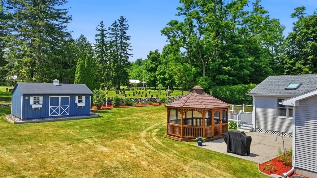 Photo of 15 Tiffany Lane