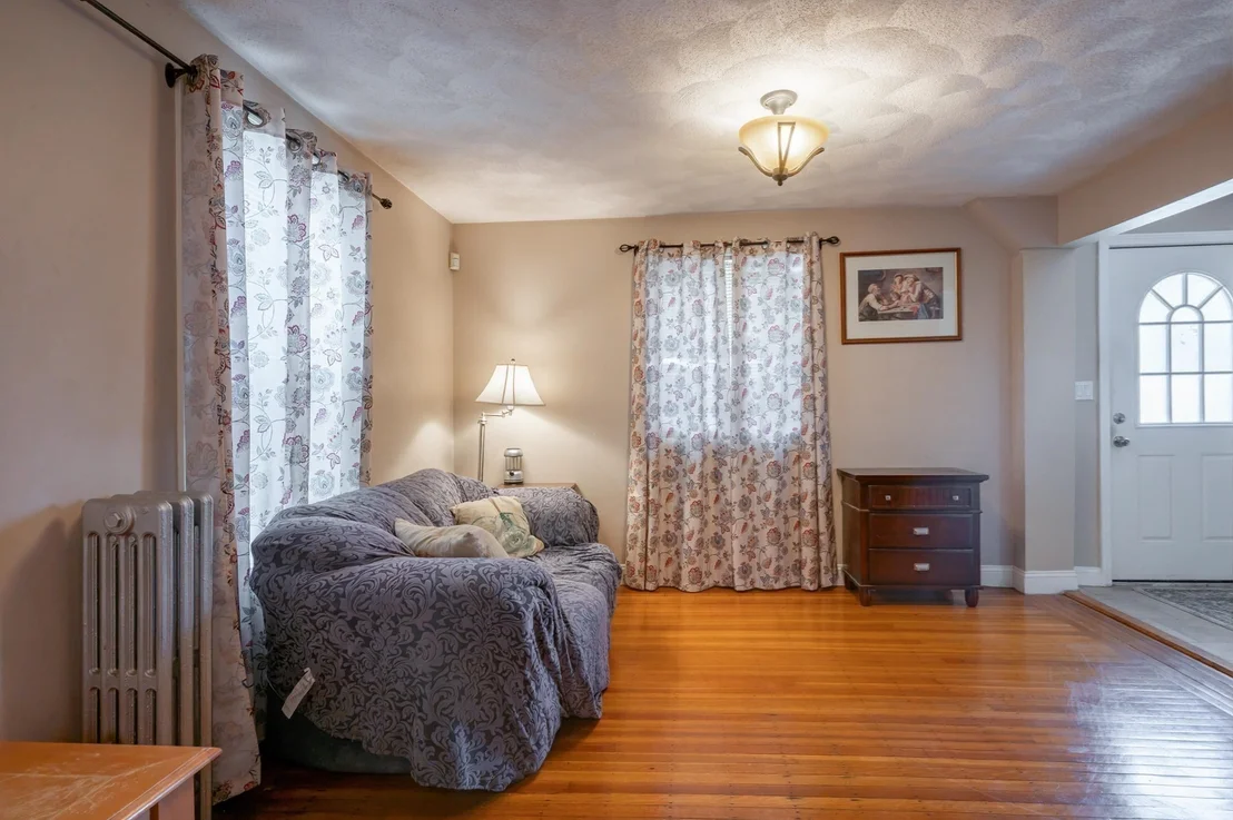 Photo of 70 Dean St.