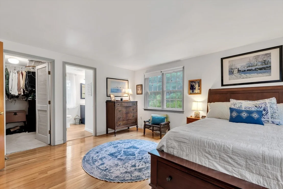 Photo of 8 Golf Link Cir