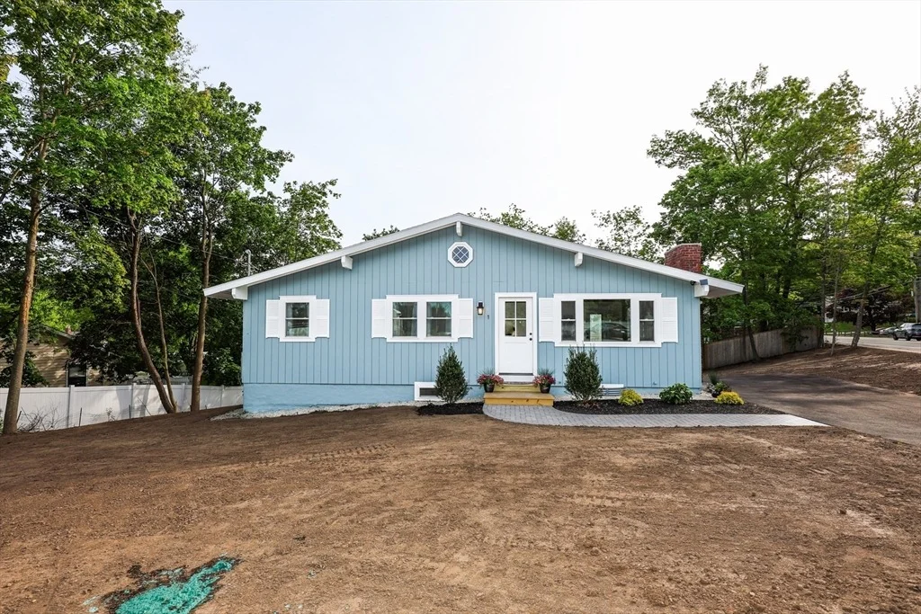 Photo of 1 Knowlton Rd