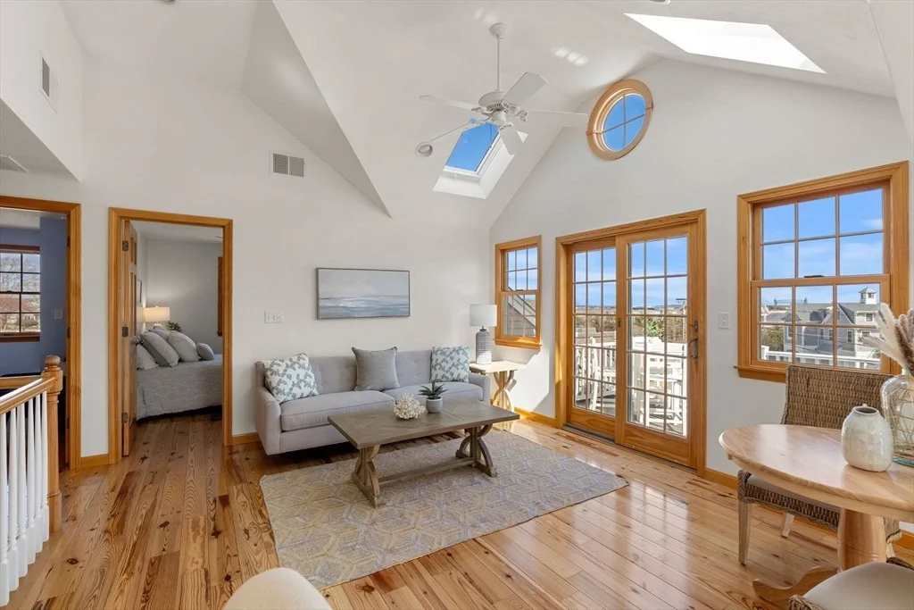 Photo of 135 Leeward