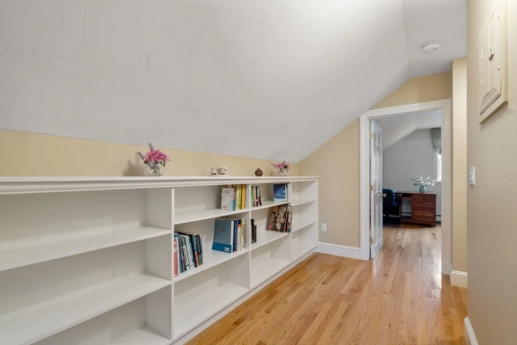 Photo of 1323 High Street-Culdesac