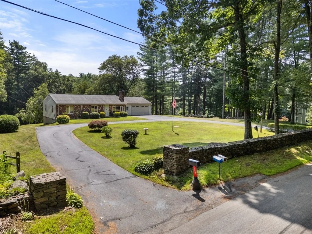 Photo of 749 Alpine Dr