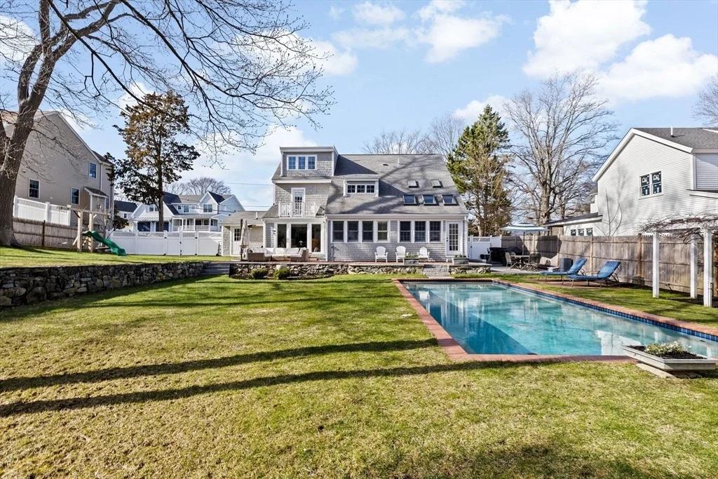 Photo of 10 Wompatuck Rd