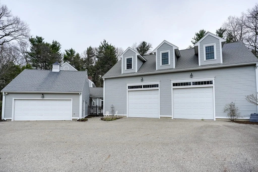 Photo of 391 Concord Rd