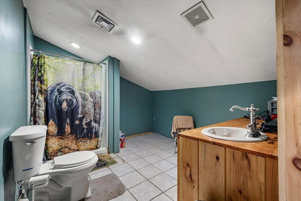 Photo of 8 Oakwood Rd