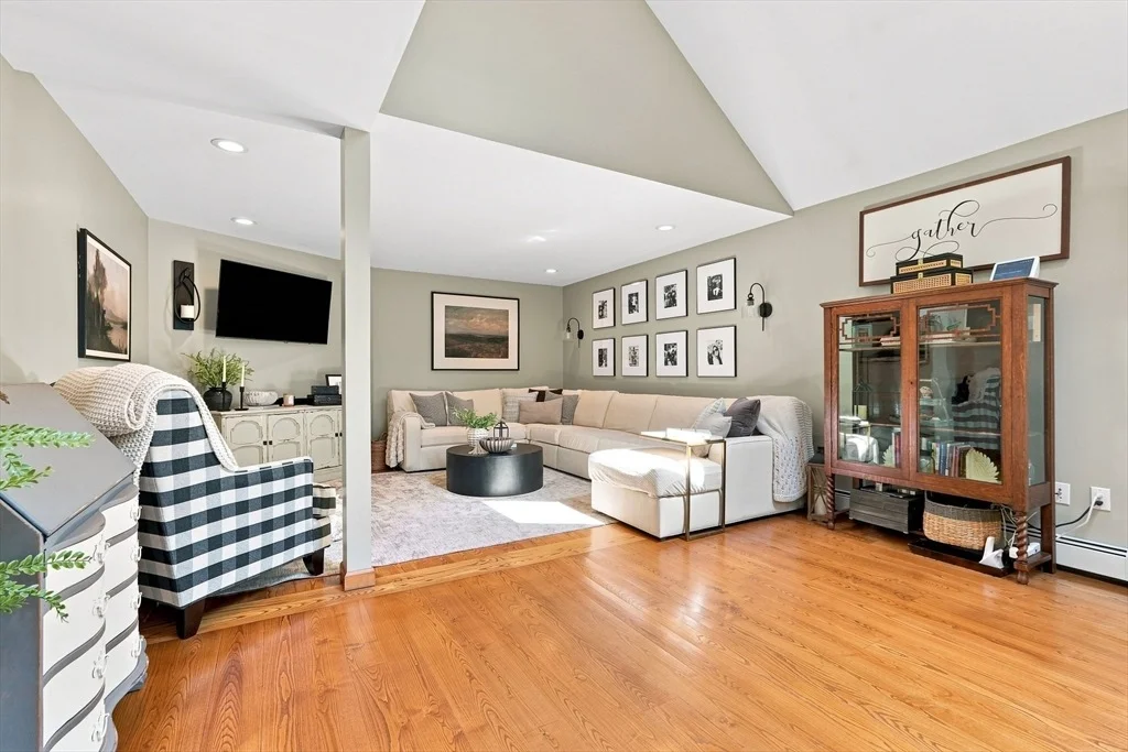 Photo of 51 Barton Ave