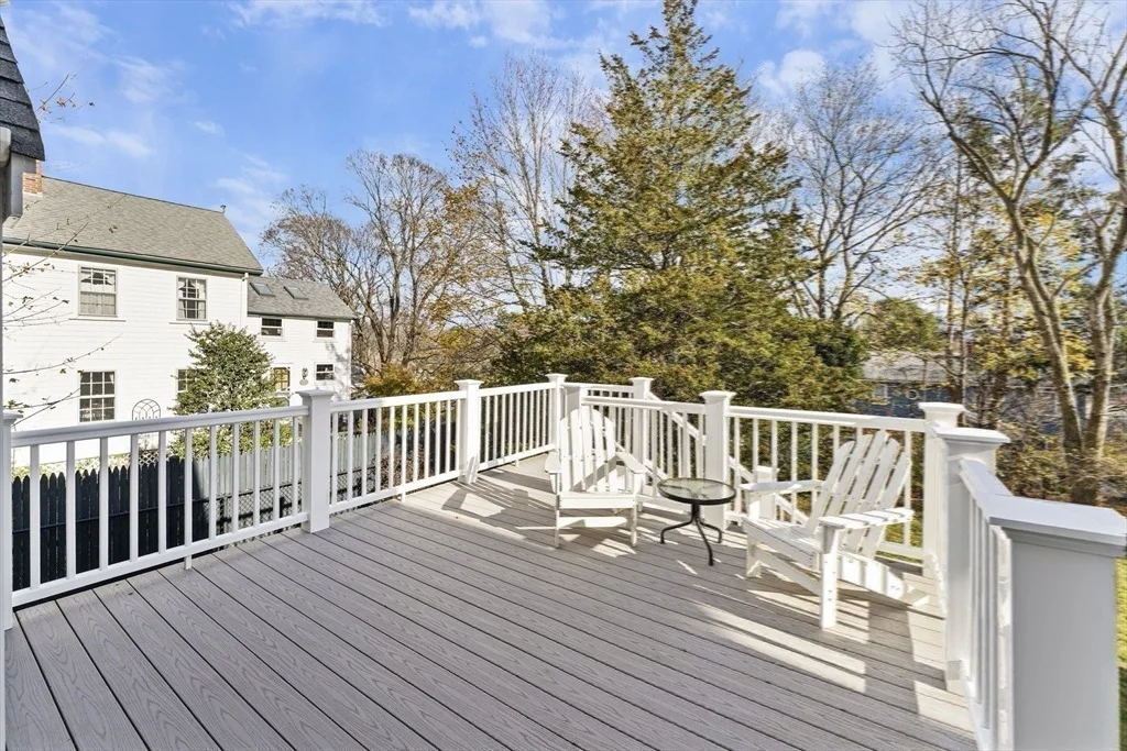 Photo of 1052 Greendale Ave