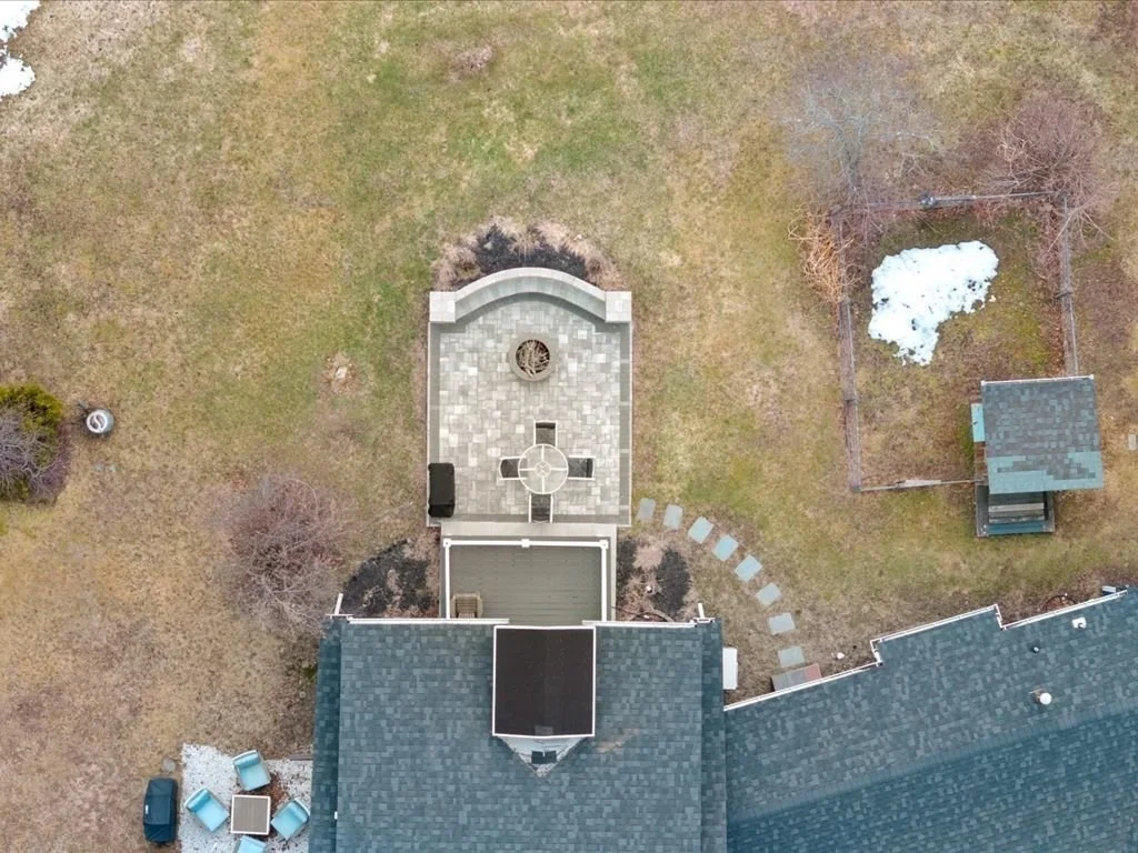Photo of 555 Webster St.