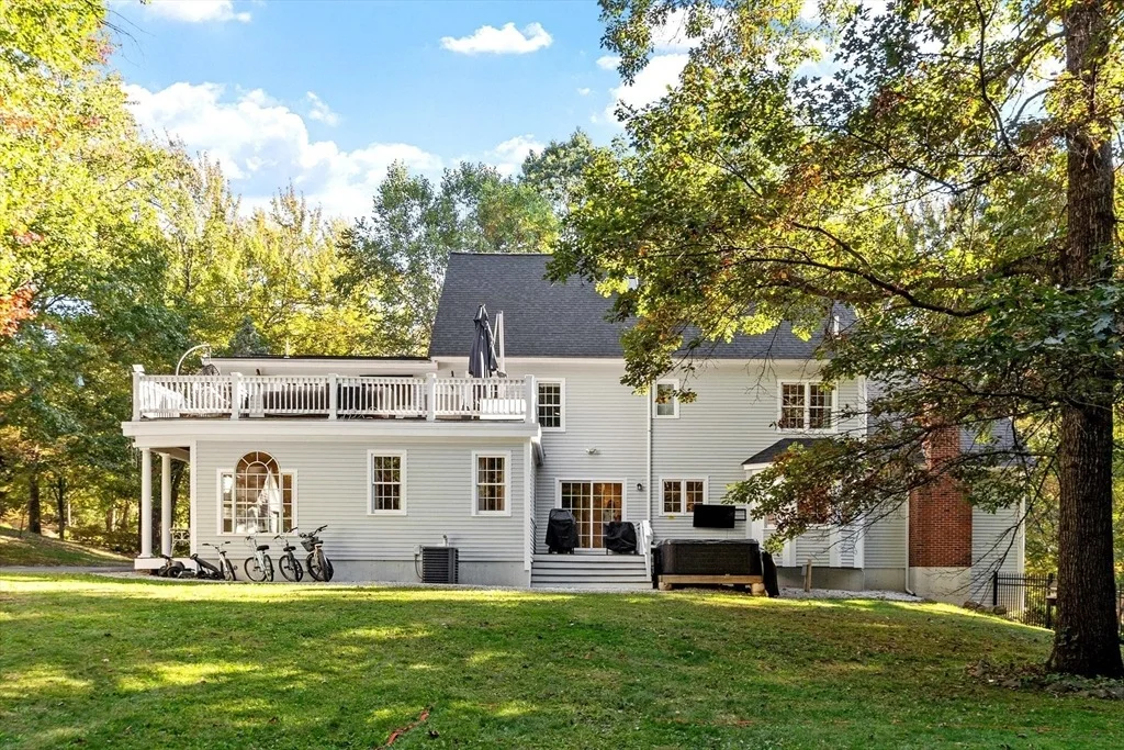Photo of 89 School House Ln