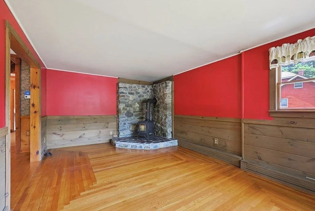 Photo of 640 Pulaski Blvd