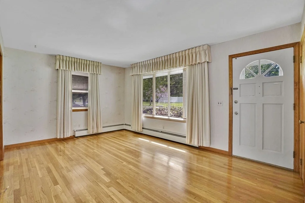 Photo of 300 Circle Dr