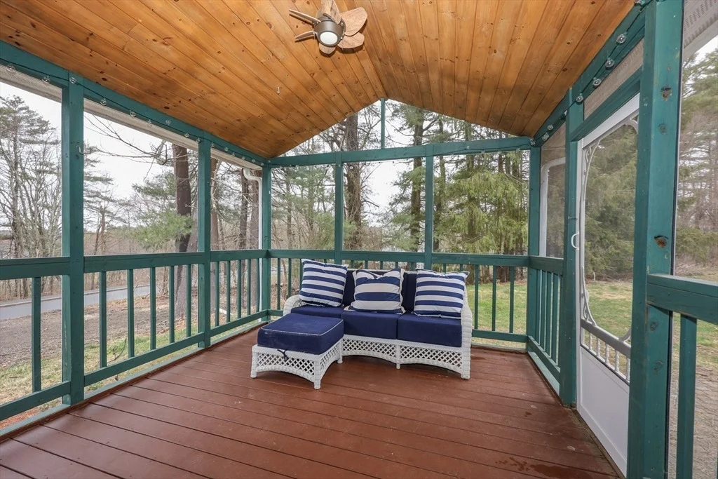 Photo of 34 E Derry Rd