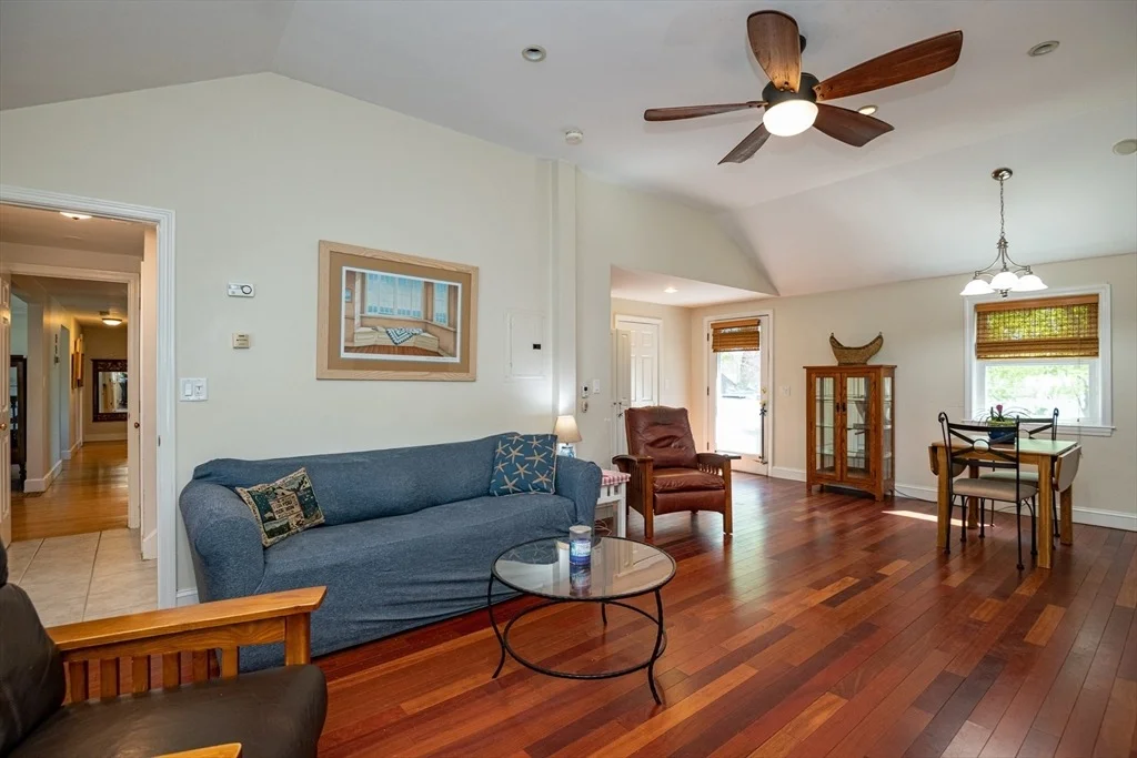 Photo of 9 Macarthur Blvd