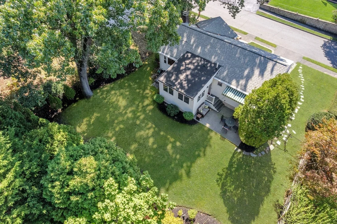 Photo of 39 Robin Rd