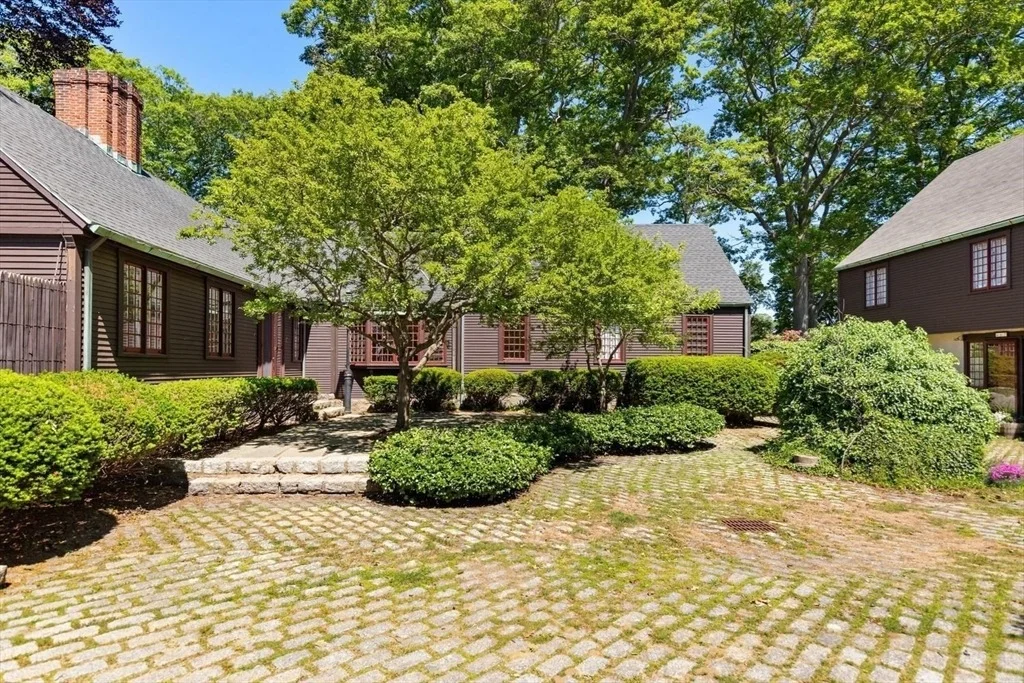 Photo of 69 Dolliver Neck Rd