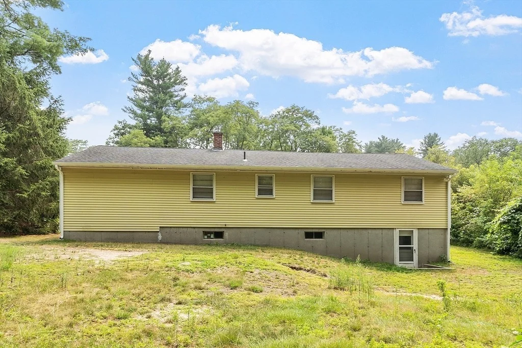 Photo of 374 Mill St Ext