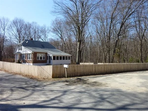 Photo of 6 Commodore Ave