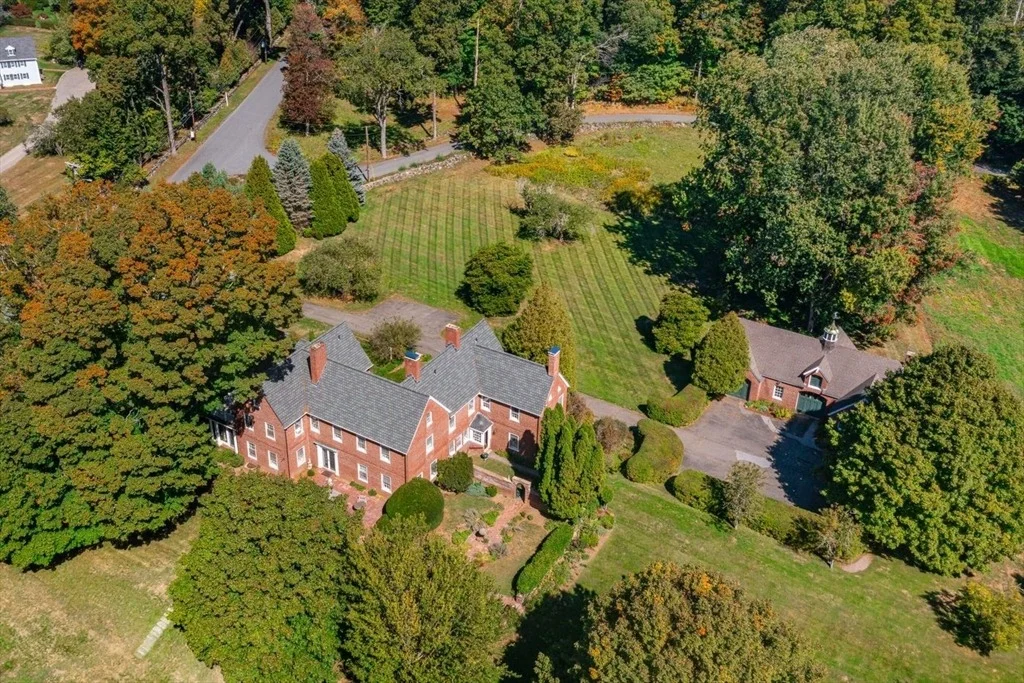 Photo of 82 River Rd