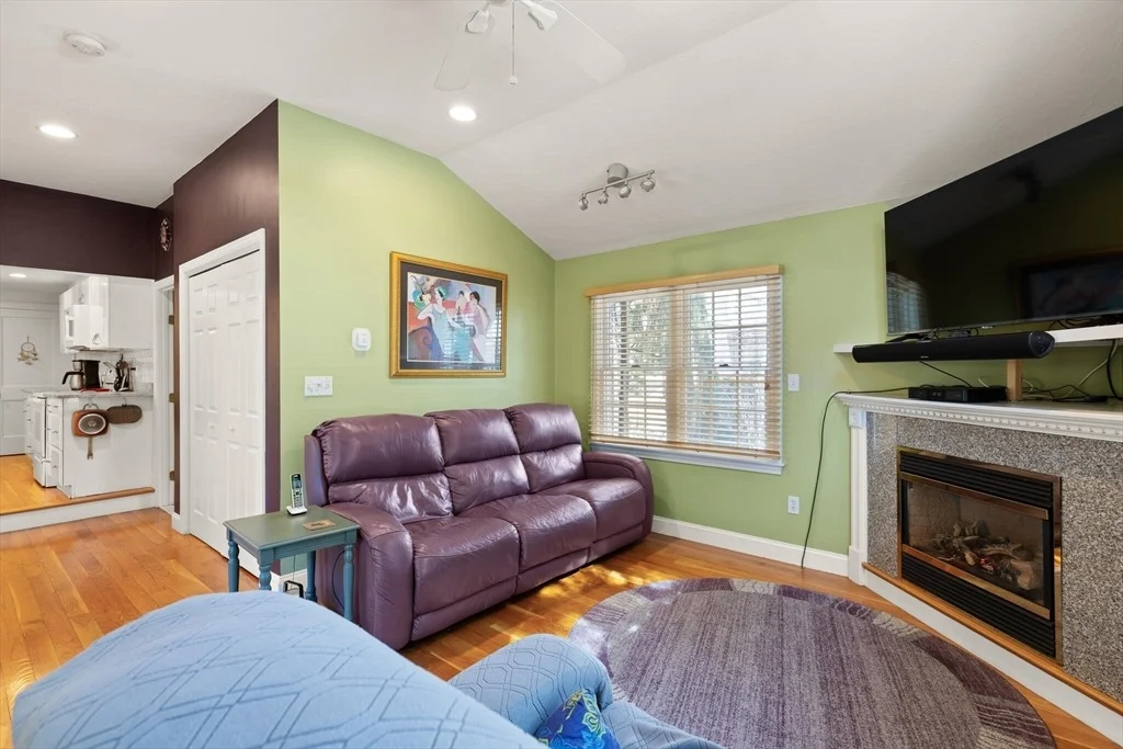 Photo of 472 Brook St