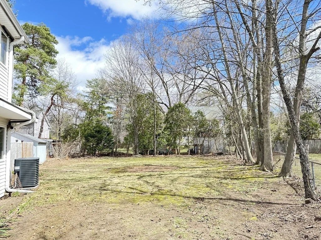 Photo of 24 Hemlock Dr