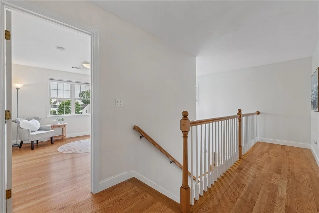 Photo of 8 Cardinal Cir