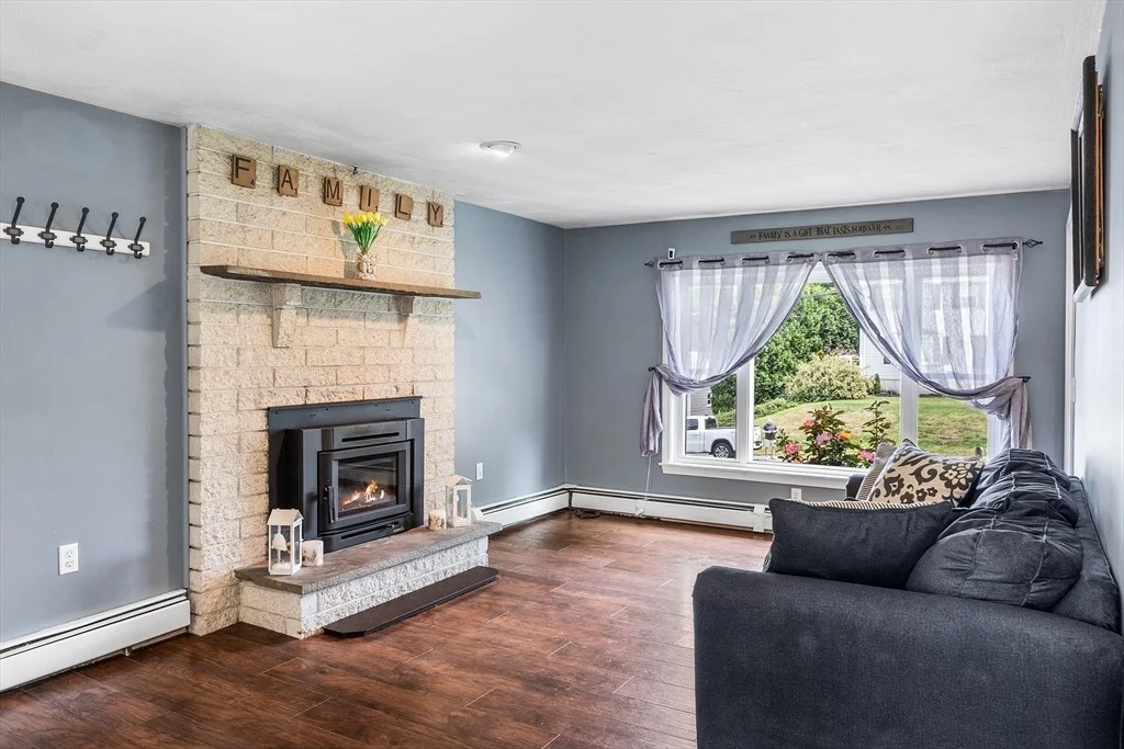 Photo of 24 Lantern Ln