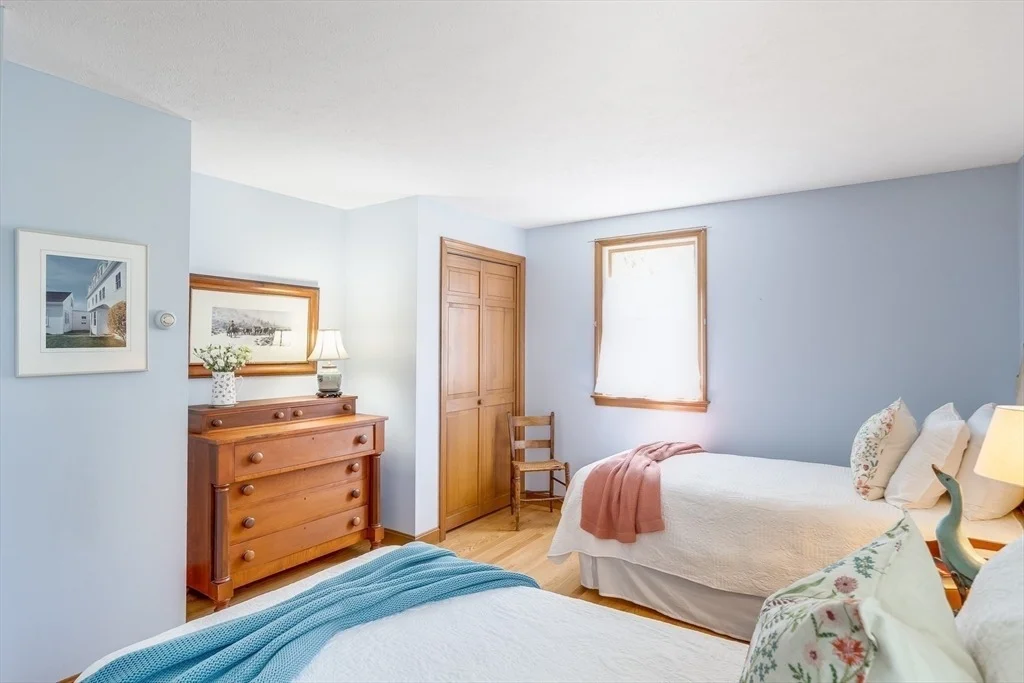 Photo of 40 Marshview Circle