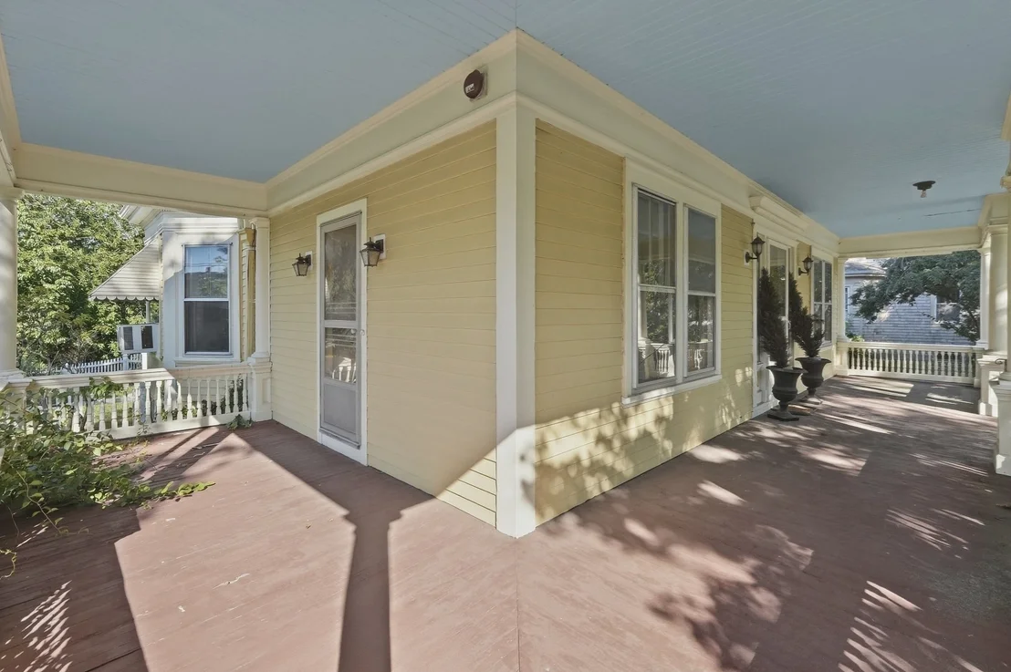 Photo of 252 Main Street