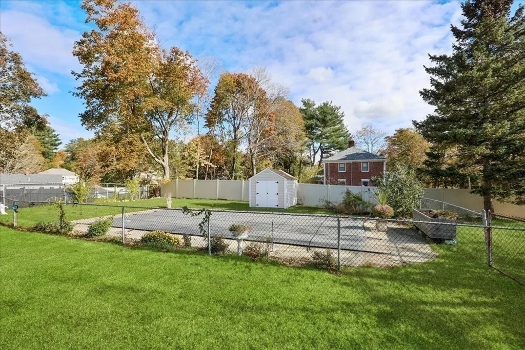 Photo of 1 Hemlock Rd.