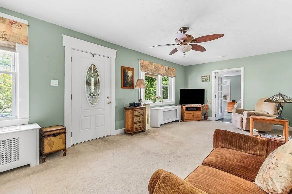 Photo of 28 East Riverside Drive