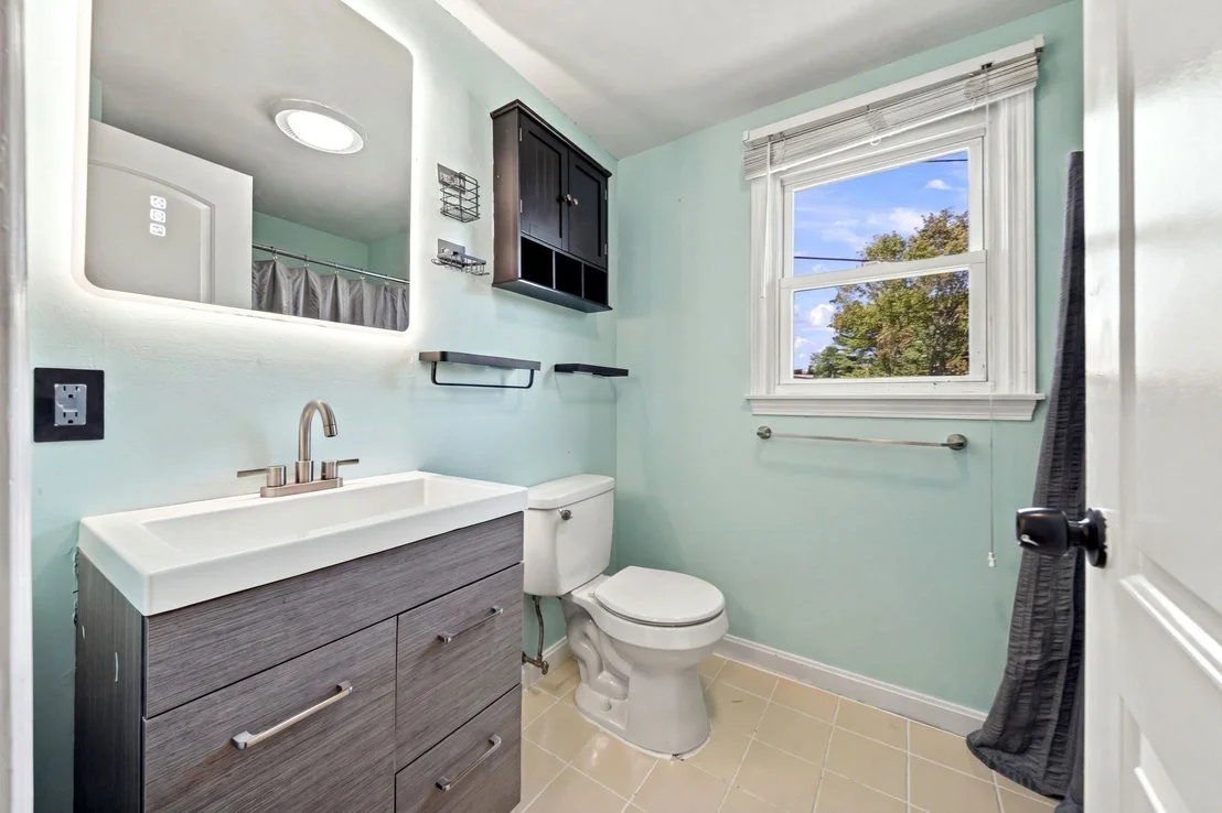 Photo of 6 Clifton Ave