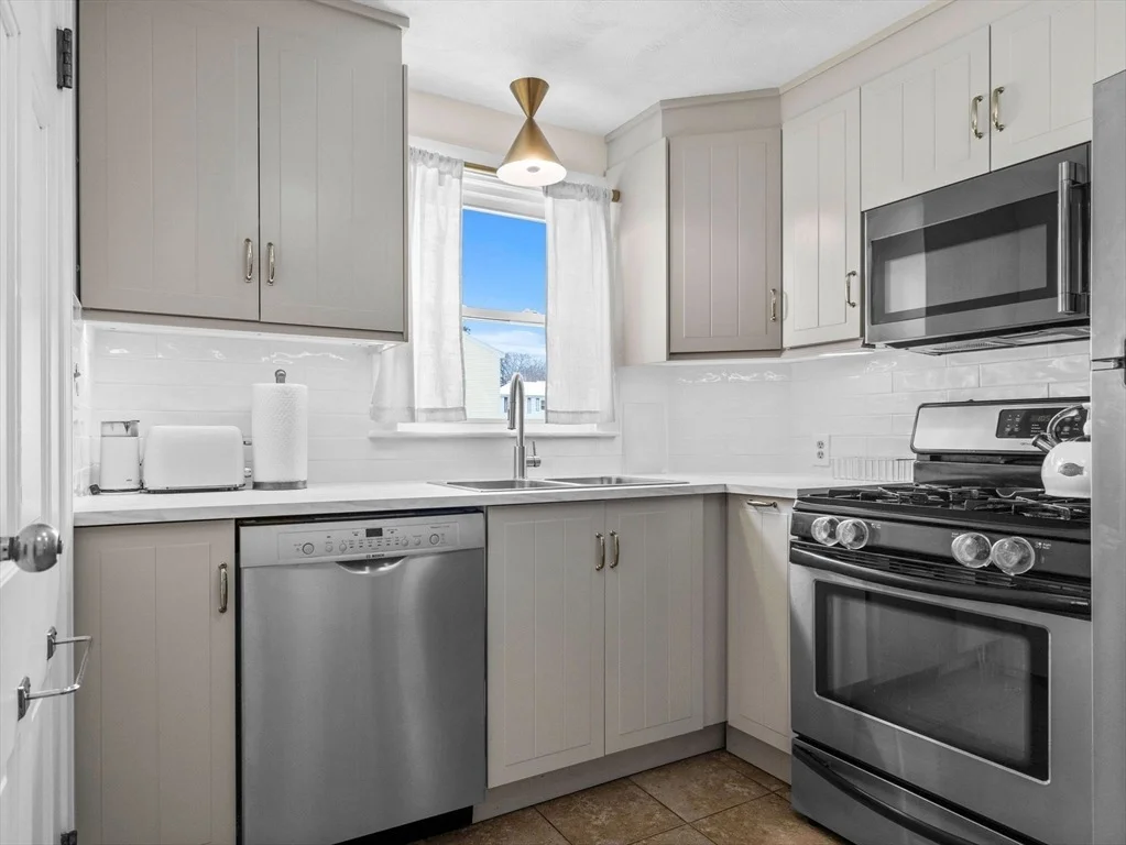 Photo of 6 Newcroft Cir