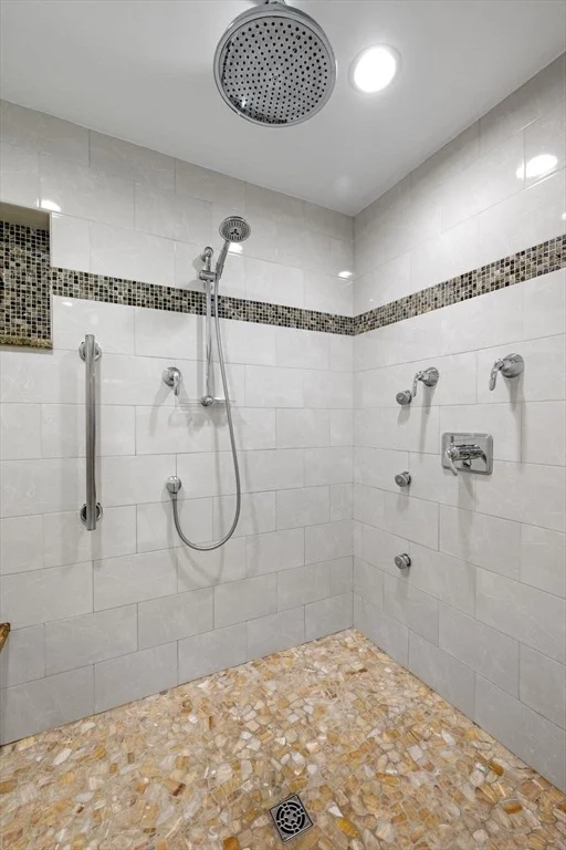 Photo of 24 Whitehall Cir