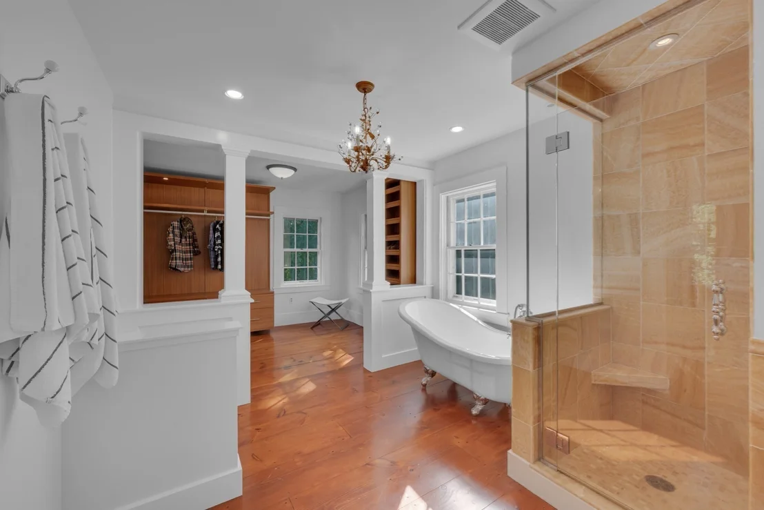 Photo of 304 Warren Rd