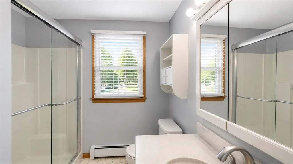 Photo of 19 Hideaway Ln