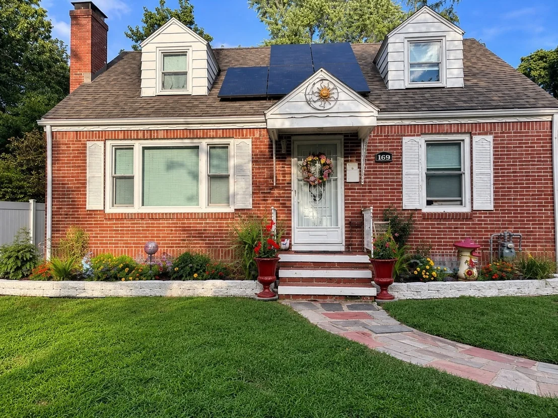 Photo of 169 Roosevelt Ave