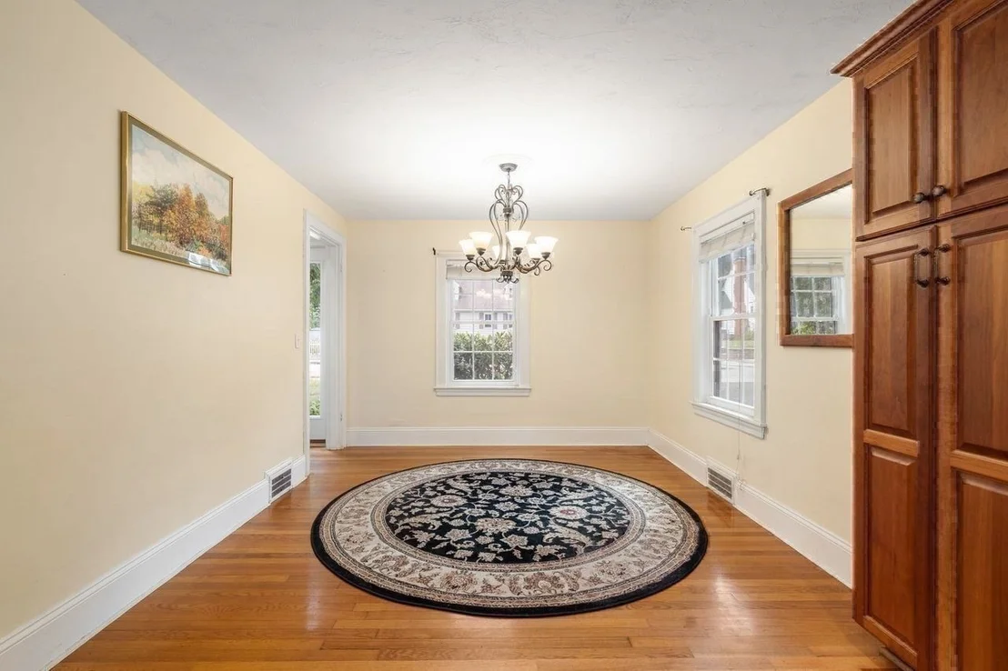 Photo of 197 Speen Street