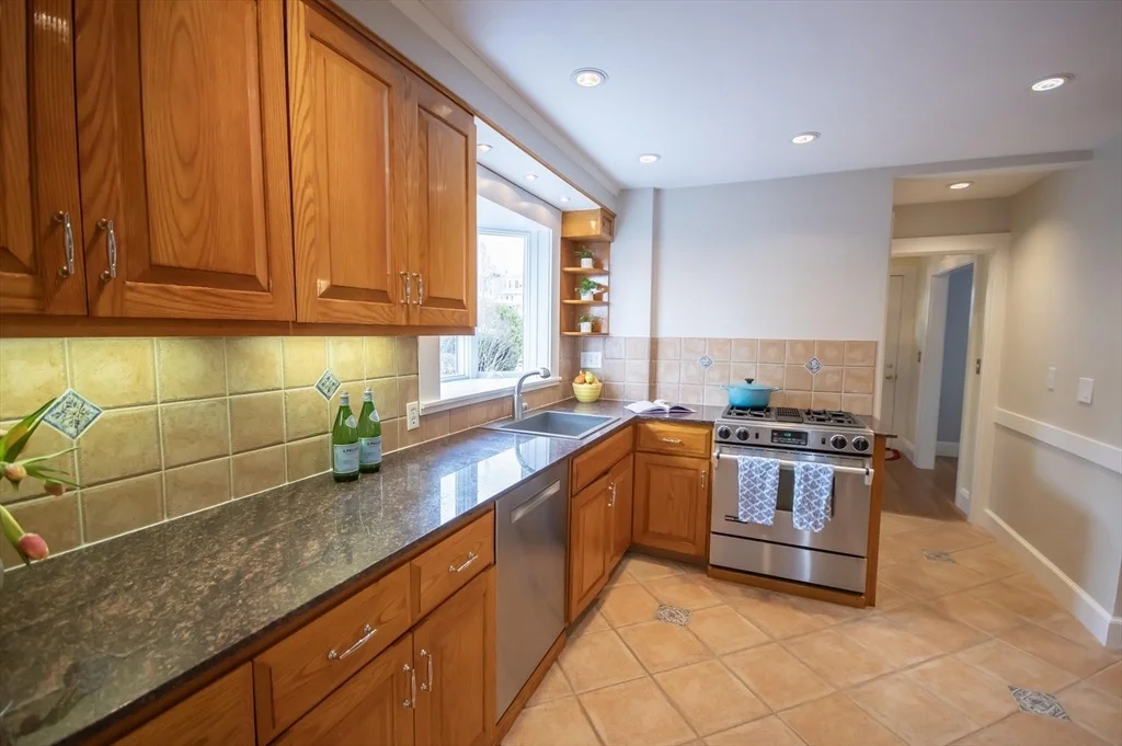 Photo of 403 Common St.