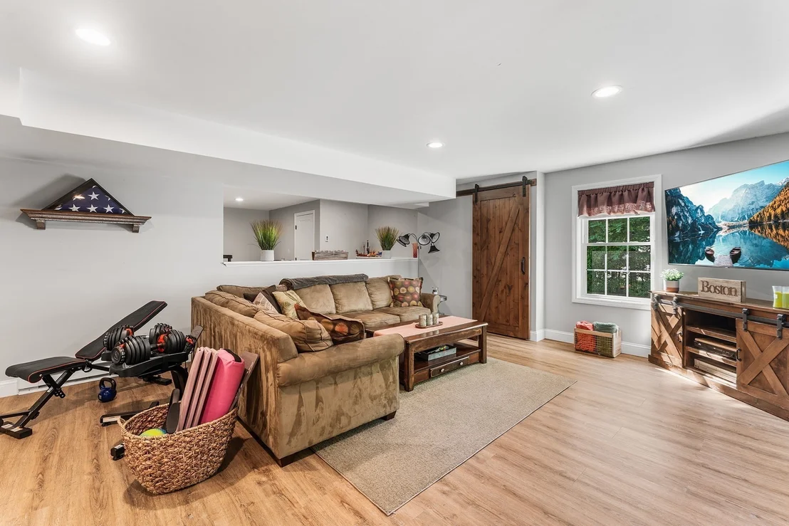 Photo of 32 Howarth Dr