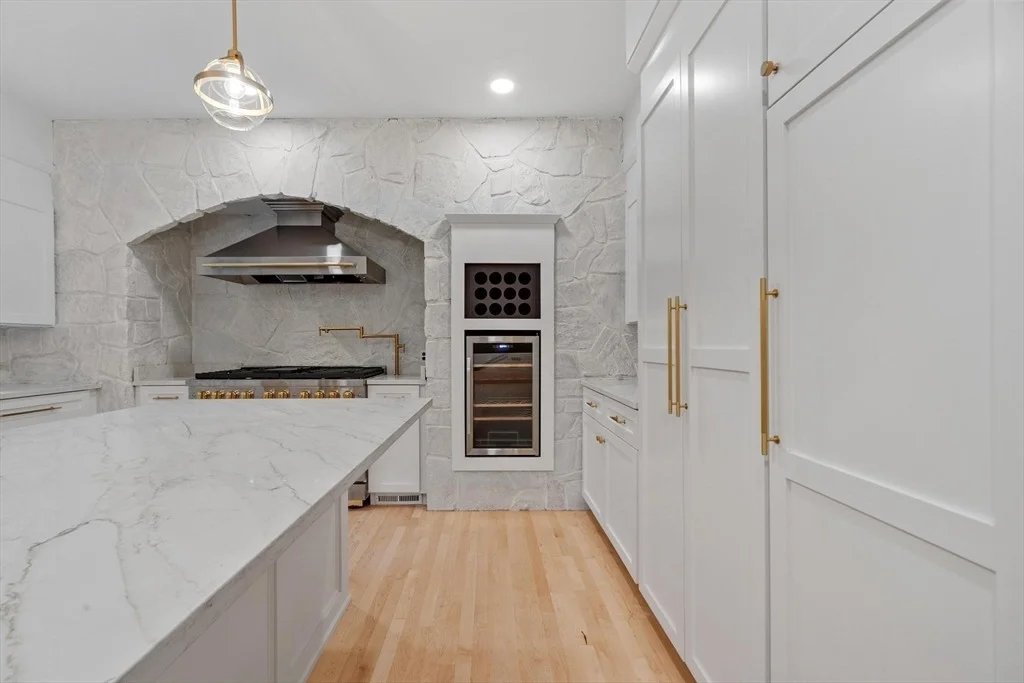 Photo of 21 Wildewood Dr