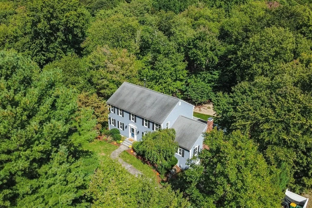 Photo of 18 Fredric Ln