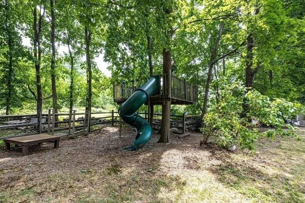 Photo of 338 Clapp Road