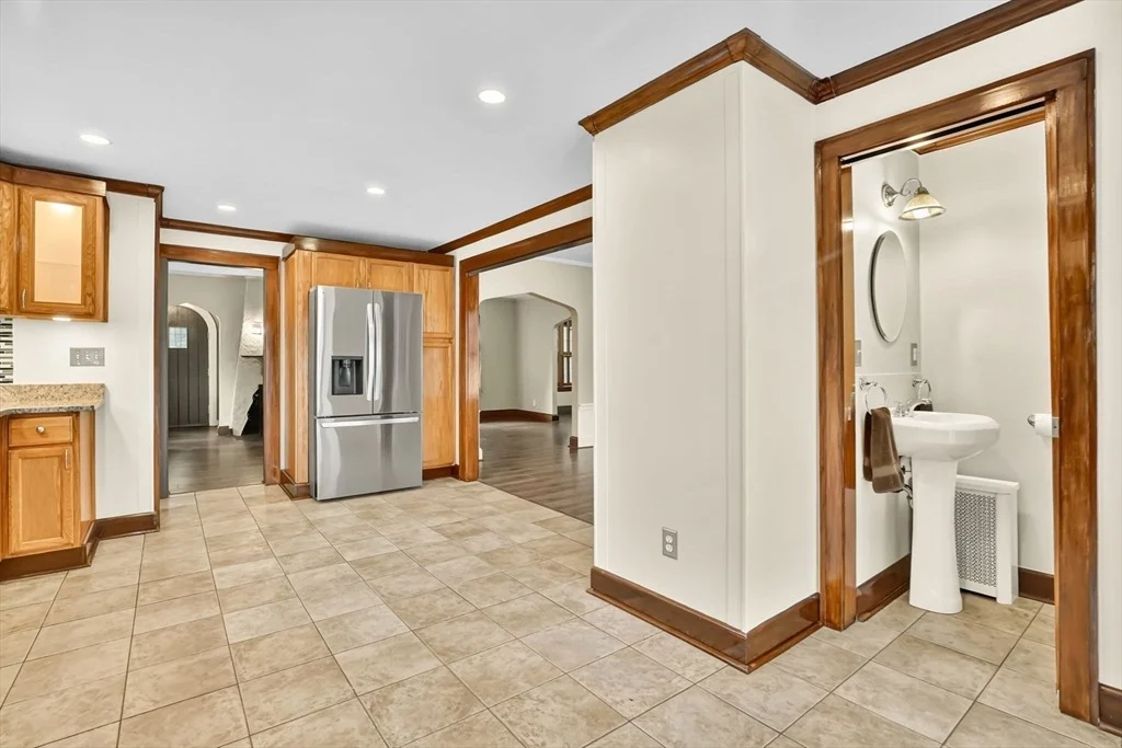 Photo of 33 Olmsted Dr