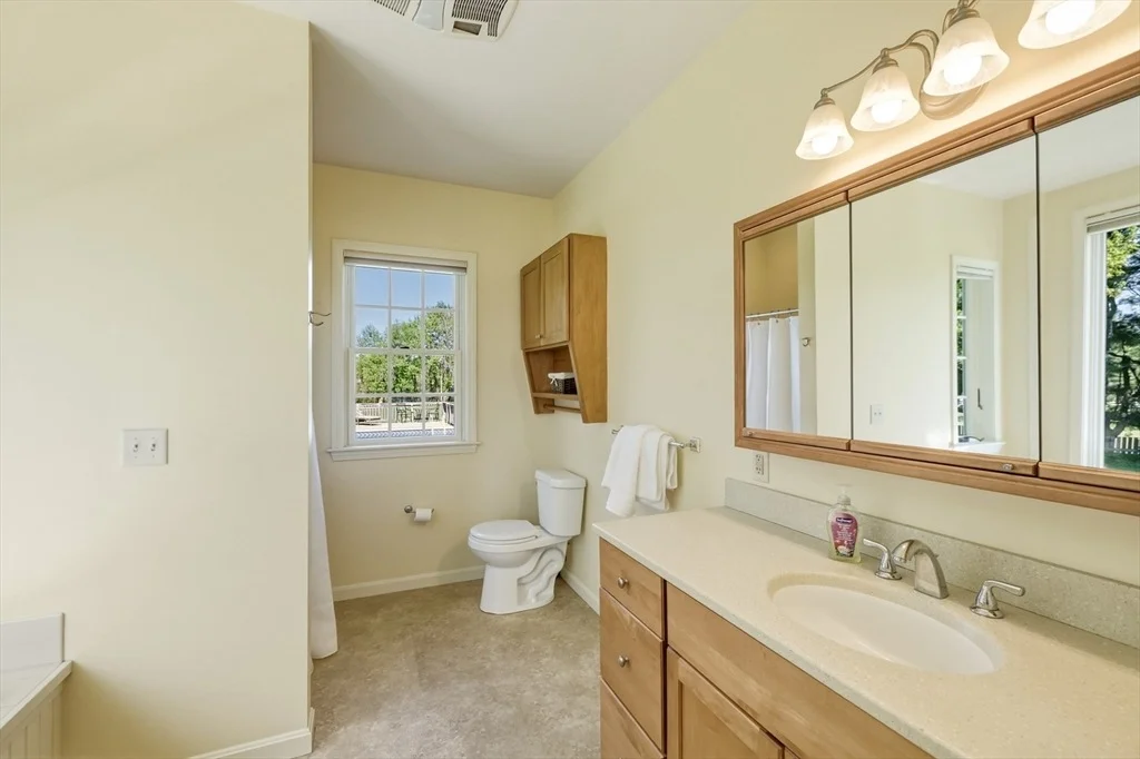 Photo of 249 River Rd