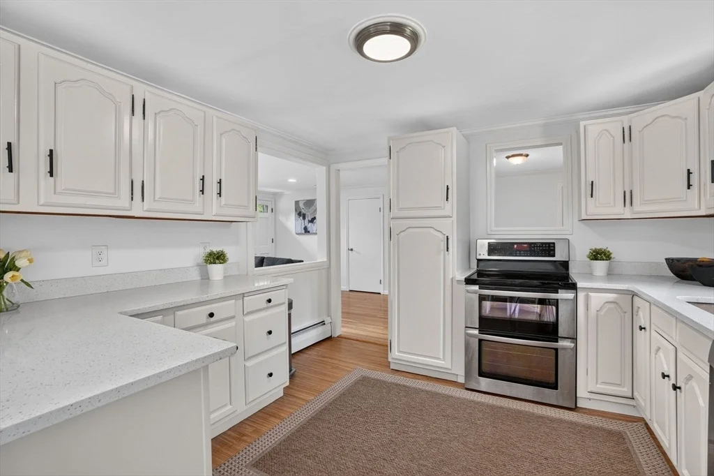 Photo of 8 Charlotte Dr