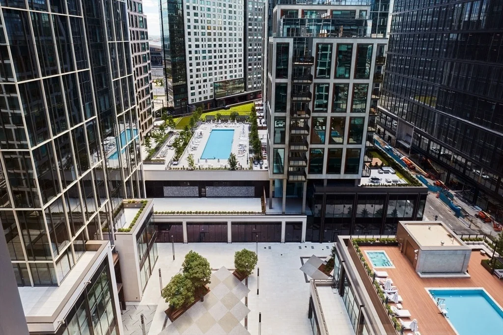 Photo of Unit 1621 at 133 Seaport Blvd