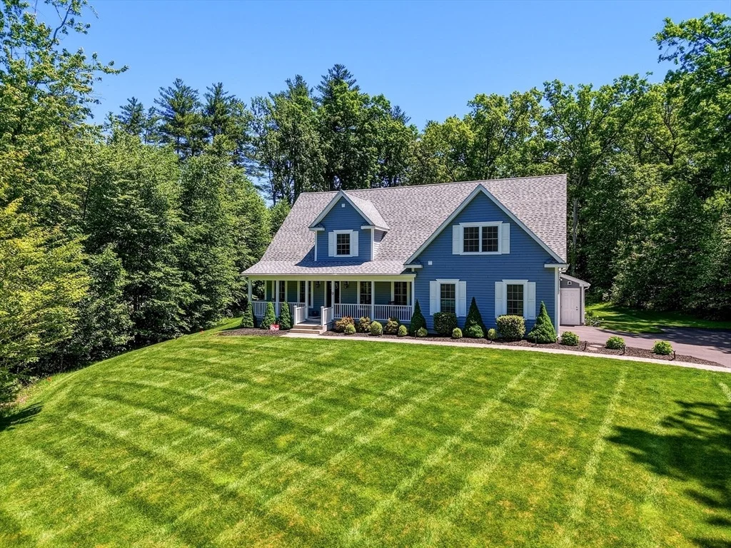 Photo of 12 Crystal Ln