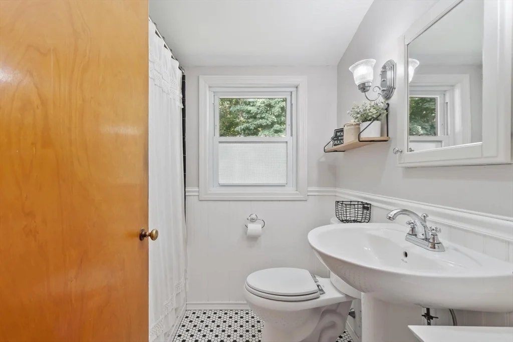 Photo of 463 Cedar Brook Rd